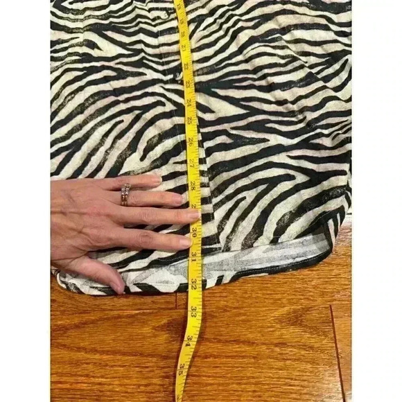 J Joie Zebra Print Sleeveless Blouse Button-Down Linen Top Large Black & White - Picture 6 of 6